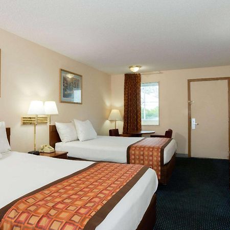 Days Inn By Wyndham Indianapolis East Post Road Extérieur photo