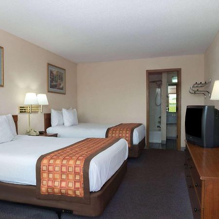 Days Inn By Wyndham Indianapolis East Post Road Extérieur photo