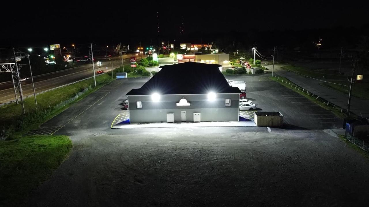 Days Inn By Wyndham Indianapolis East Post Road Extérieur photo