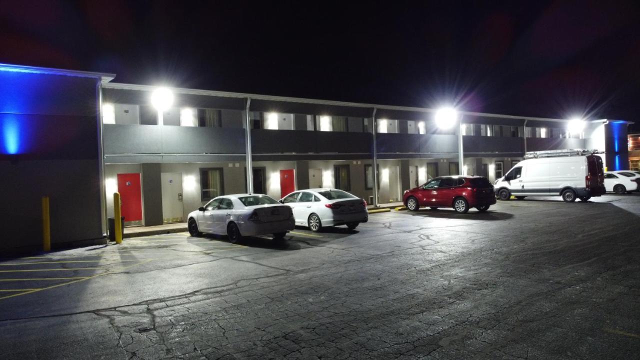 Days Inn By Wyndham Indianapolis East Post Road Extérieur photo