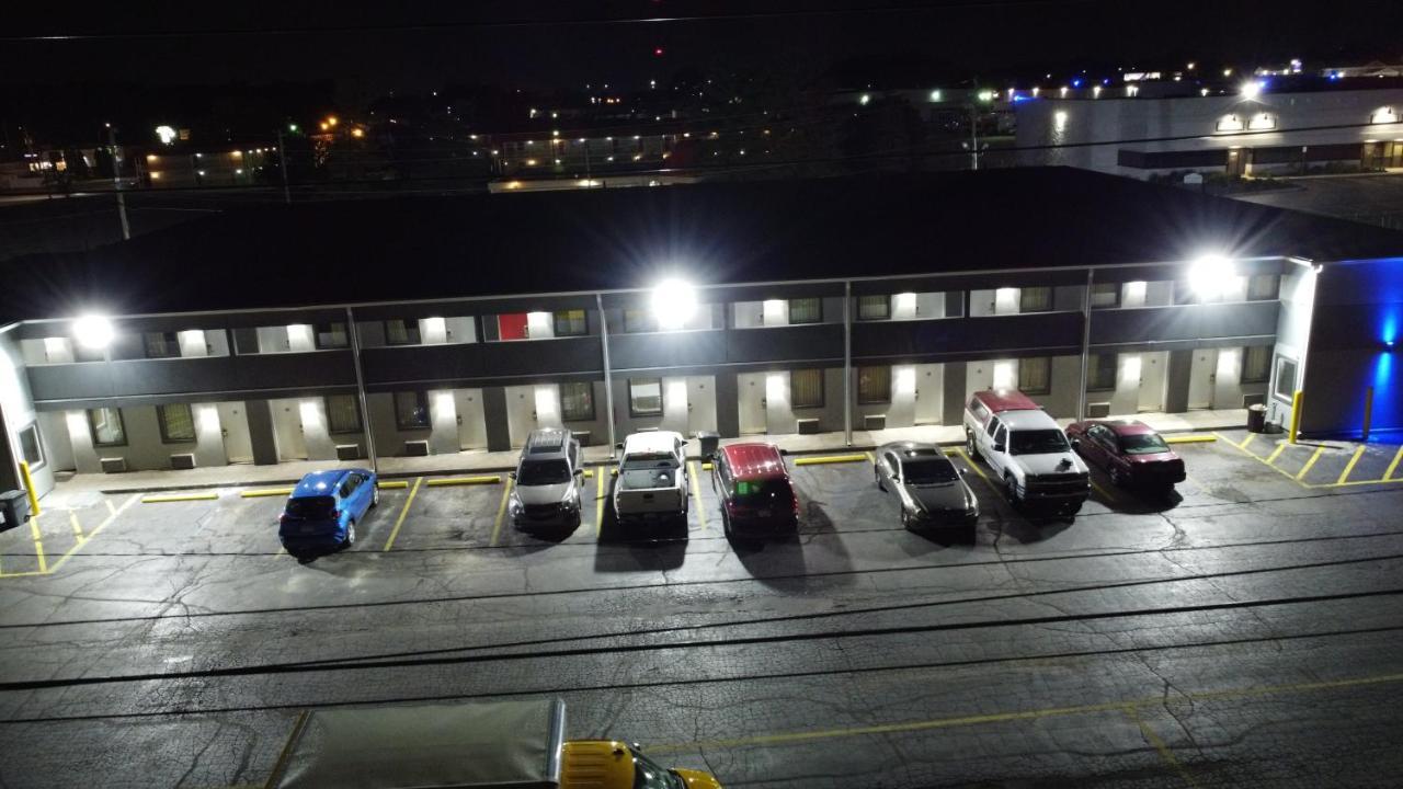 Days Inn By Wyndham Indianapolis East Post Road Extérieur photo