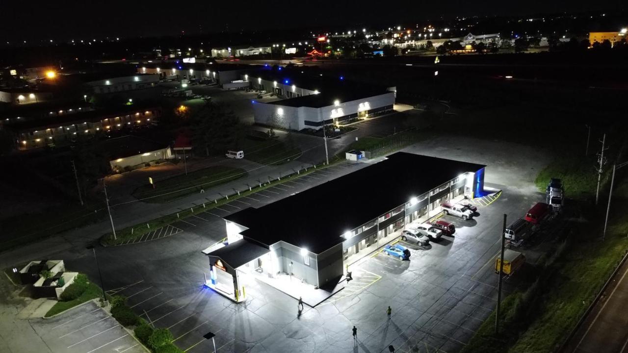 Days Inn By Wyndham Indianapolis East Post Road Extérieur photo