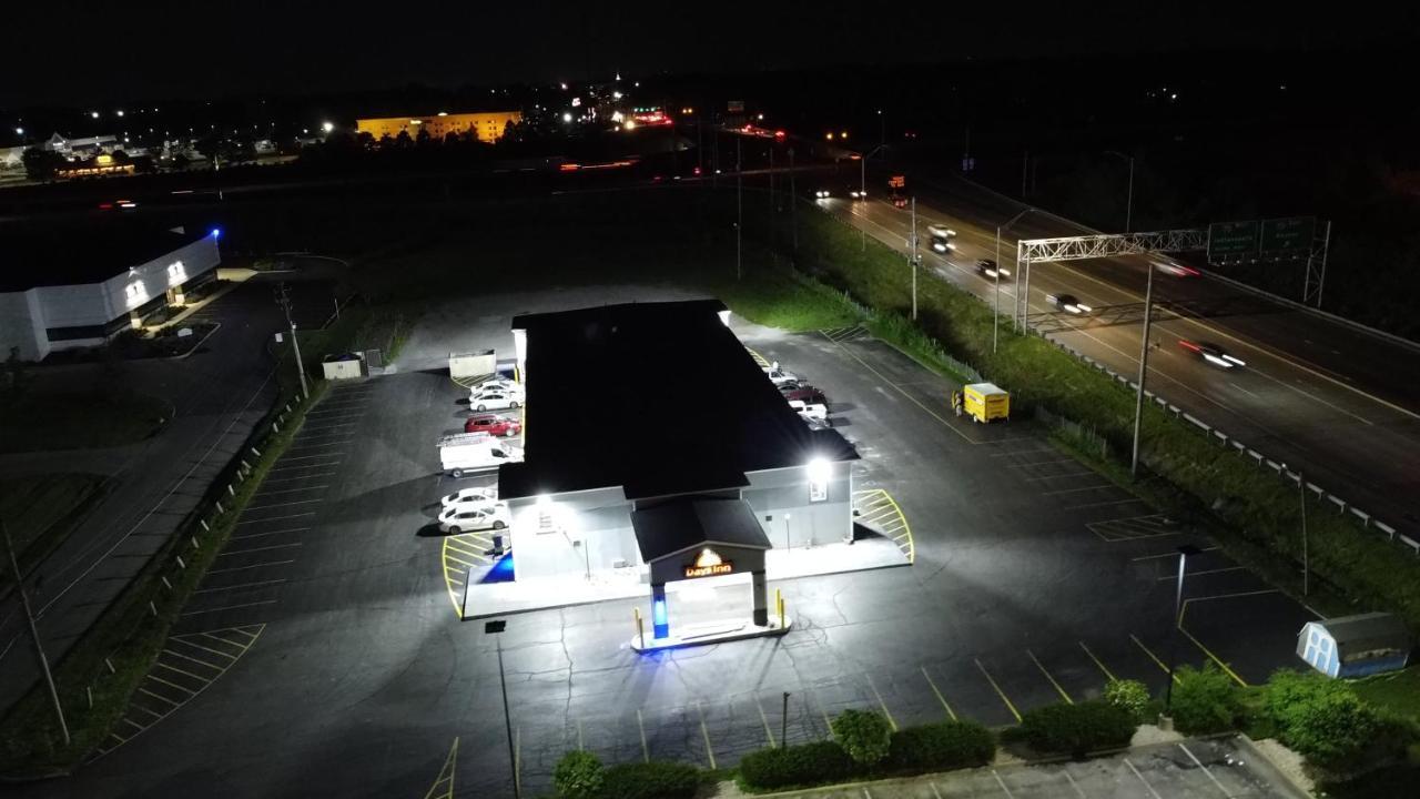 Days Inn By Wyndham Indianapolis East Post Road Extérieur photo