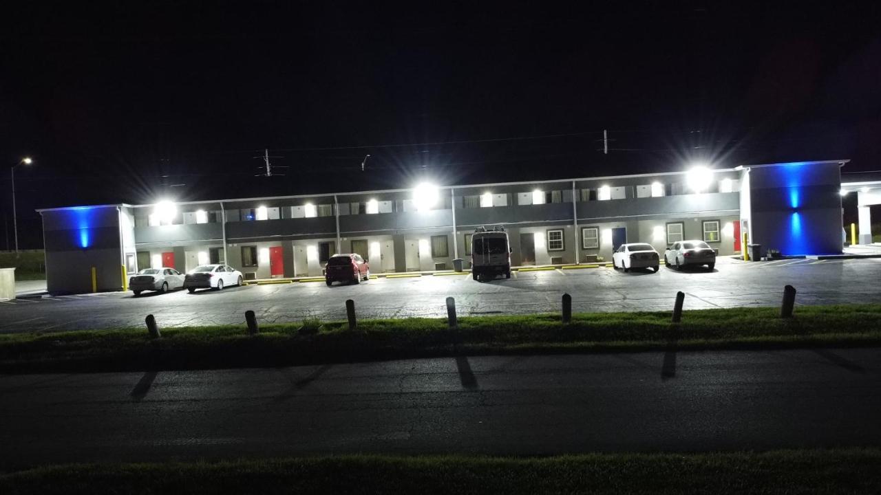Days Inn By Wyndham Indianapolis East Post Road Extérieur photo