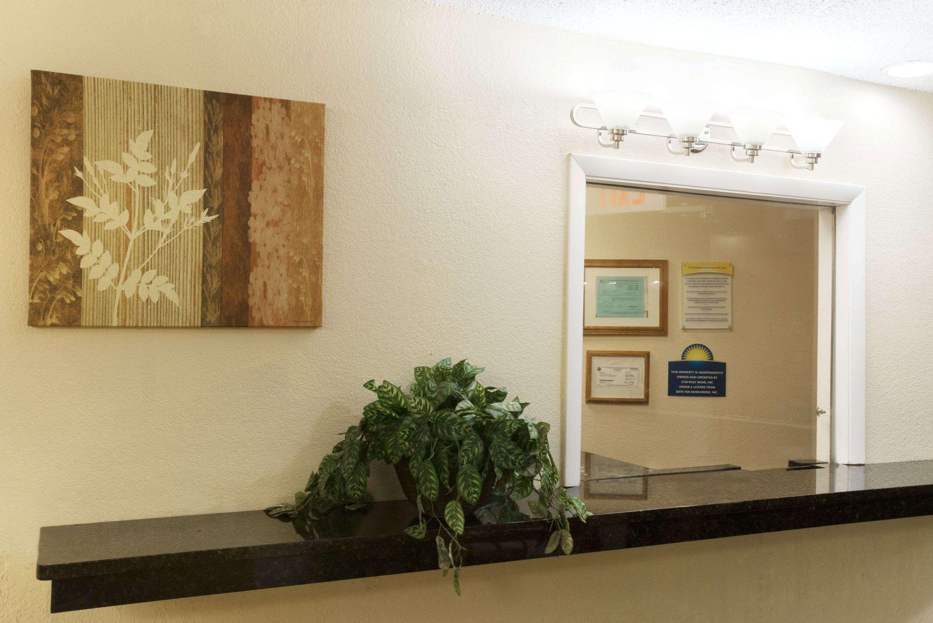 Days Inn By Wyndham Indianapolis East Post Road Extérieur photo