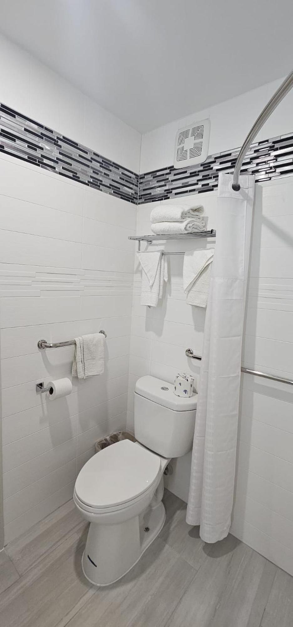 Days Inn By Wyndham Indianapolis East Post Road Extérieur photo